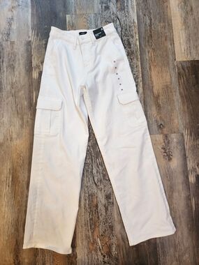 Express Women's White Cargo Pants